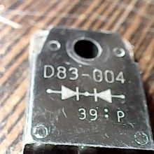 d83-004