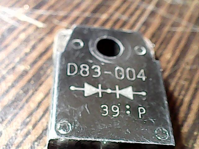d83-004